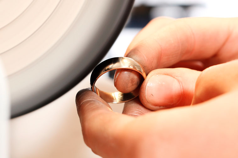 WHY CHOOSE US Master goldsmiths accomplished in their fieldExpert evaluationExpress repair service In business for 27 years, you can trust our unparalleled experience Mesa Jewelers Grand Junction, CO